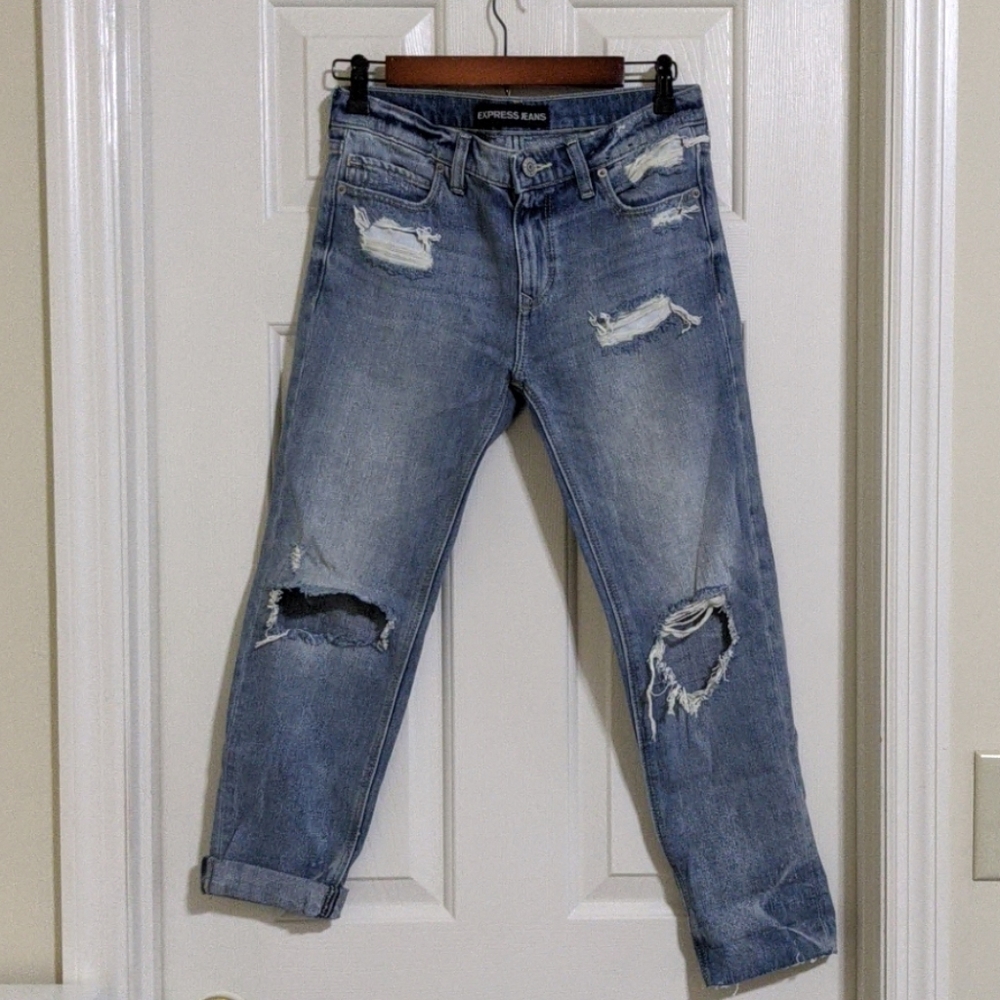 Express Girlfriend fit Distressed Denim sz 00